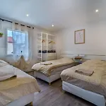Сasa de vacaciones Maison Calme Avec Terrasse Garage Centre-ville B *