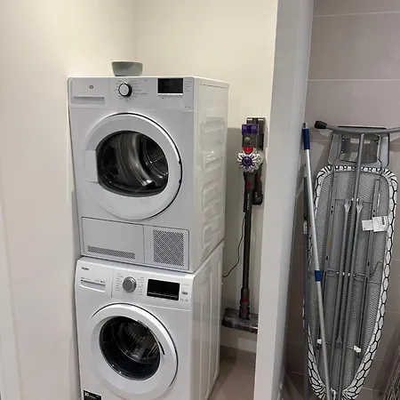 Сasa de vacaciones Maison Calme Avec Terrasse Garage Centre-ville B *